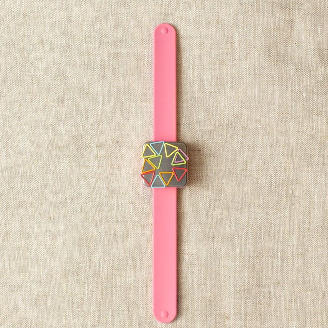 Maker's Keep Magnetic Slap Bracelet